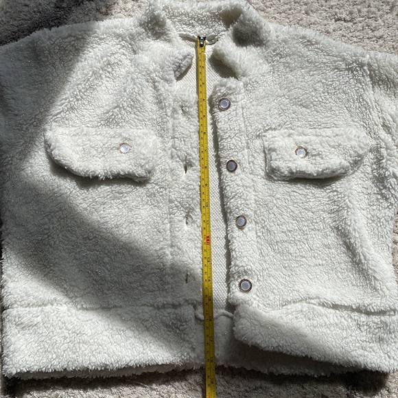 ✨Fuzzy Cropped Jacket✨ - Picture 4 of 6